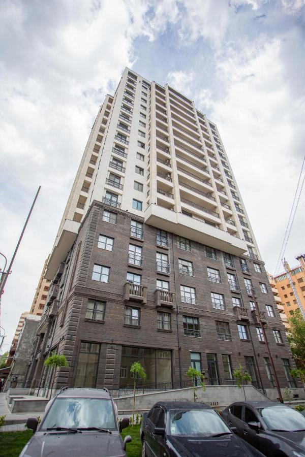 Fantastic Apartments Near Republic Square, Perfect Location, Mystreet Company Ереван Экстерьер фото