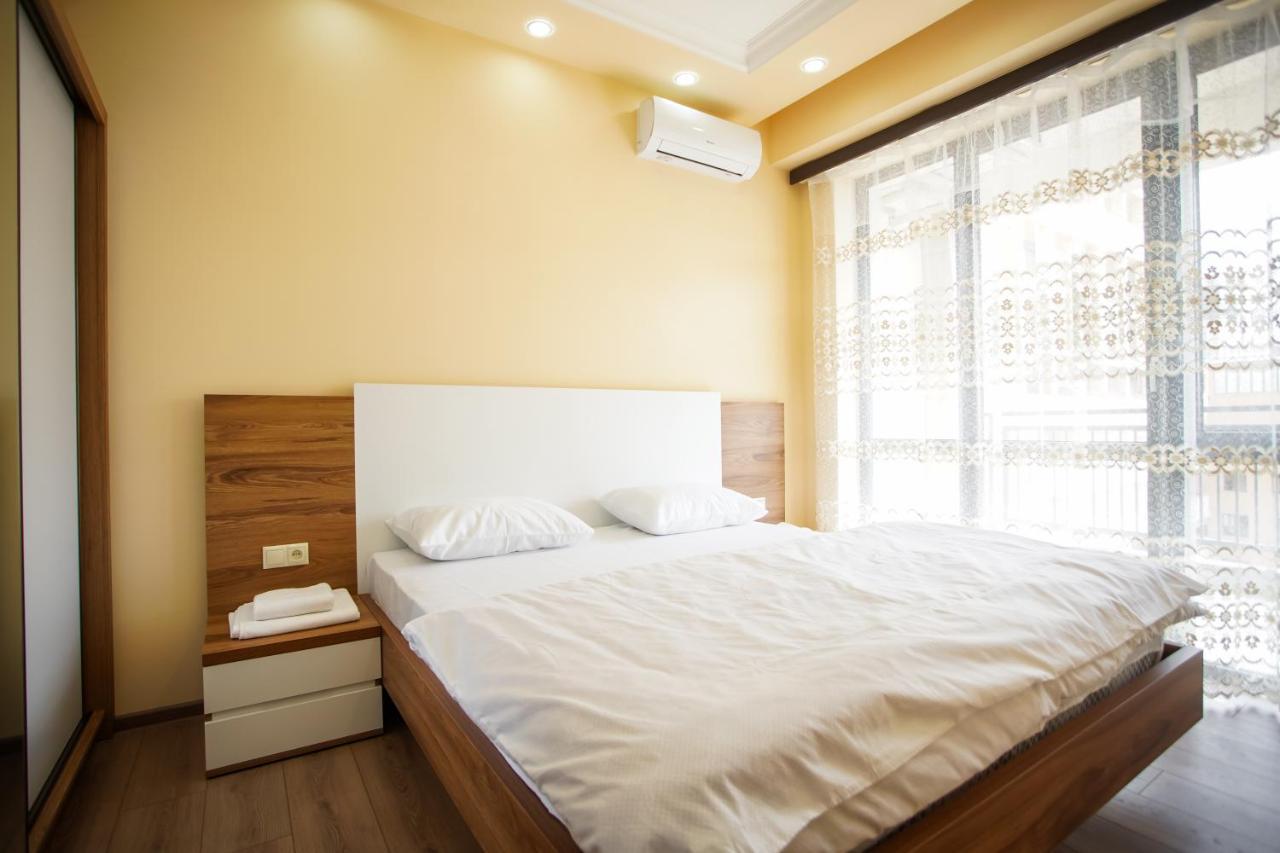 Fantastic Apartments Near Republic Square, Perfect Location, Mystreet Company Ереван Экстерьер фото