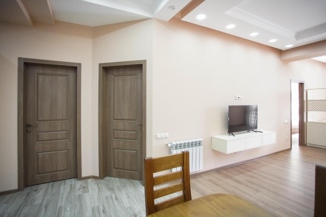 Fantastic Apartments Near Republic Square, Perfect Location, Mystreet Company Ереван Экстерьер фото