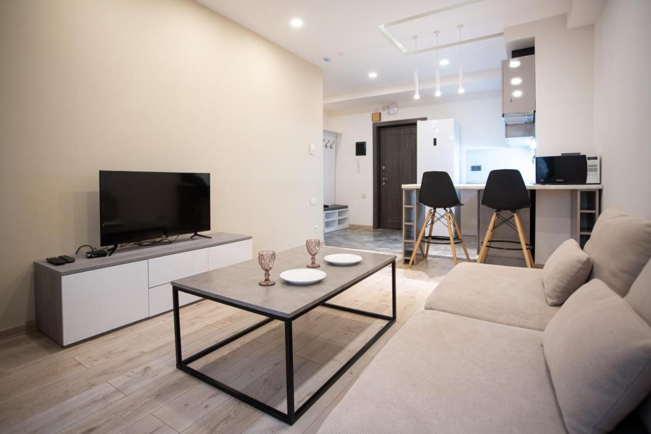 Fantastic Apartments Near Republic Square, Perfect Location, Mystreet Company Ереван Экстерьер фото