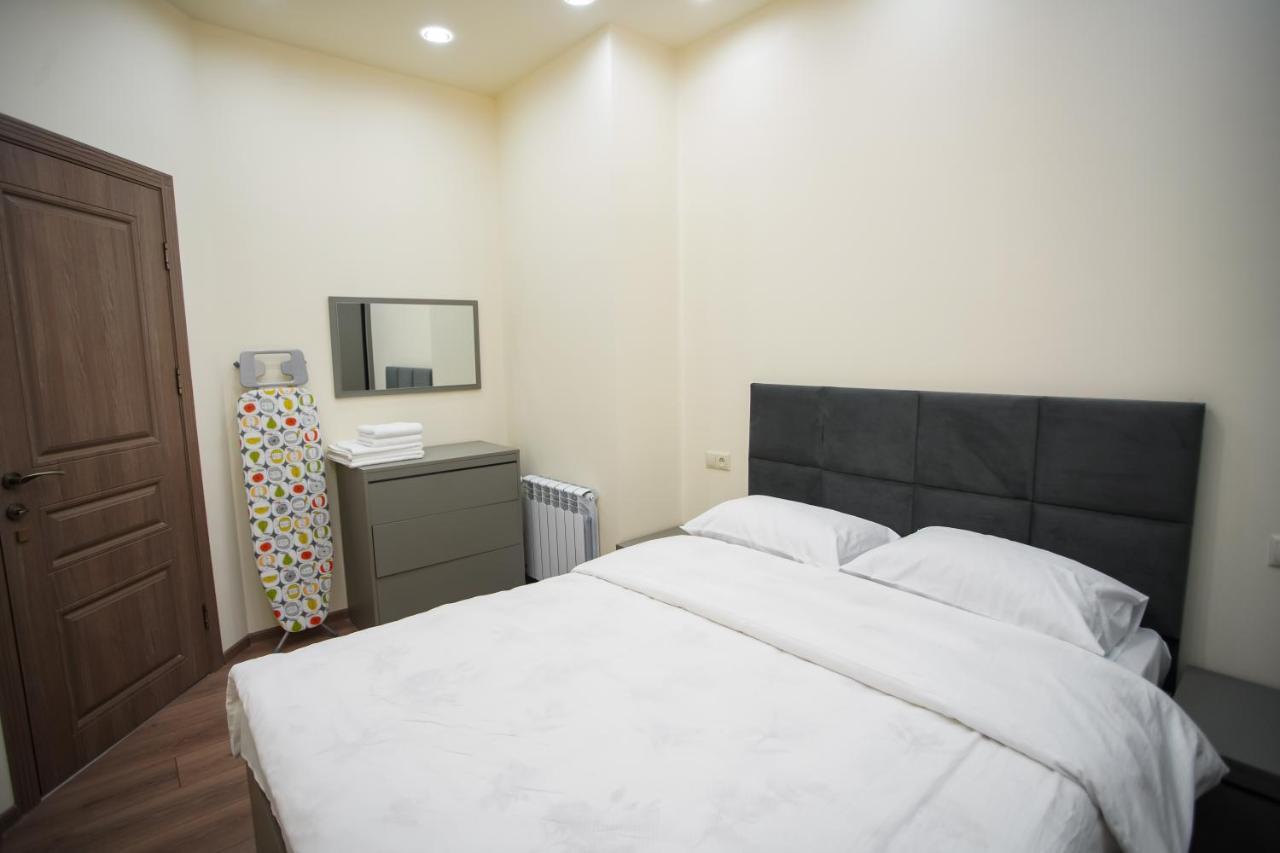Fantastic Apartments Near Republic Square, Perfect Location, Mystreet Company Ереван Экстерьер фото