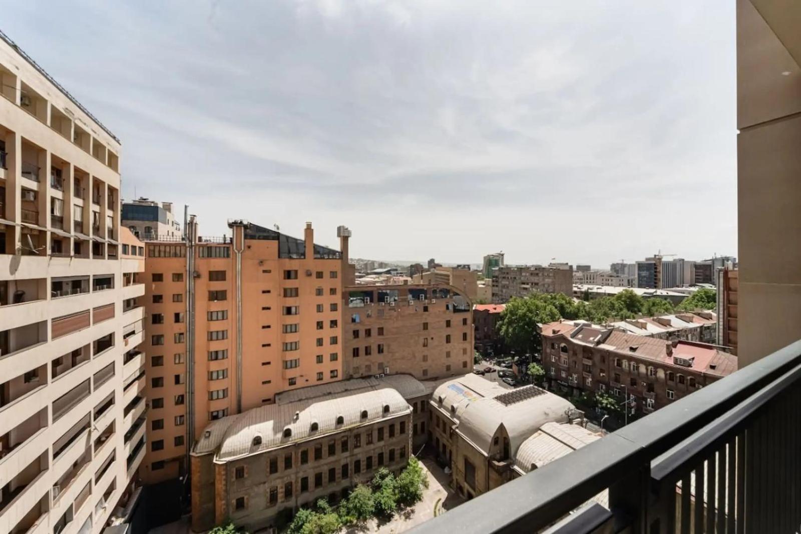 Fantastic Apartments Near Republic Square, Perfect Location, Mystreet Company Ереван Экстерьер фото