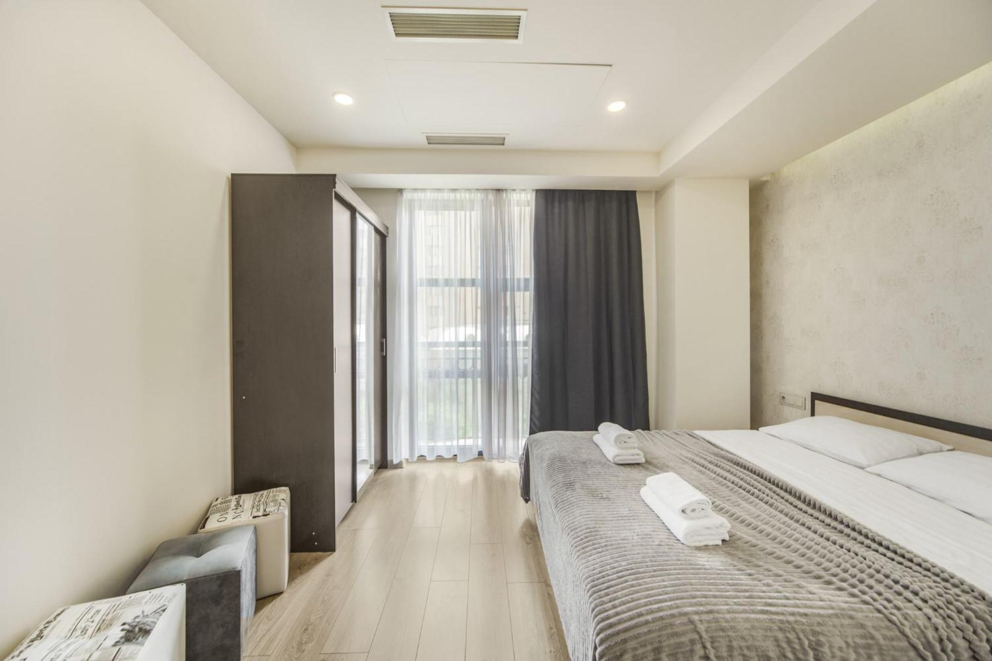 Fantastic Apartments Near Republic Square, Perfect Location, Mystreet Company Ереван Экстерьер фото